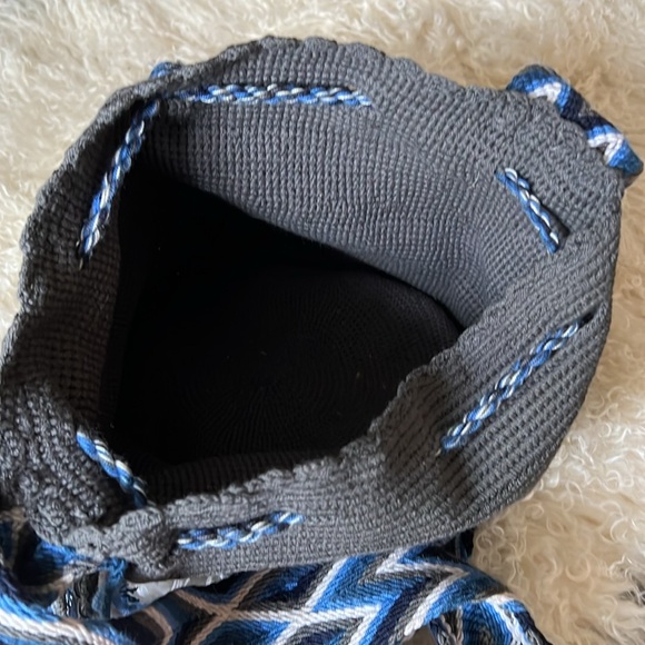 Cotton Woven Hobo Bag with Tassles - Picture 6 of 9